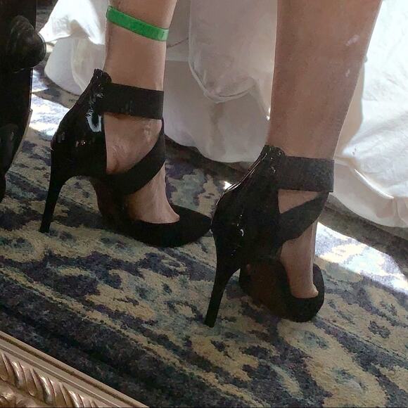 BRAND NEW Donald J. Pliner Black ‘Prime’ pointy toe heels Size 10 - Picture 2 of 8